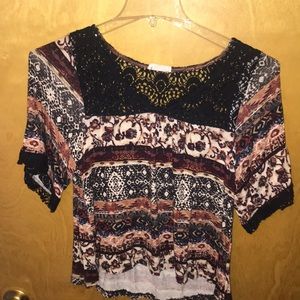 🆕 XS tribal short sleeve top